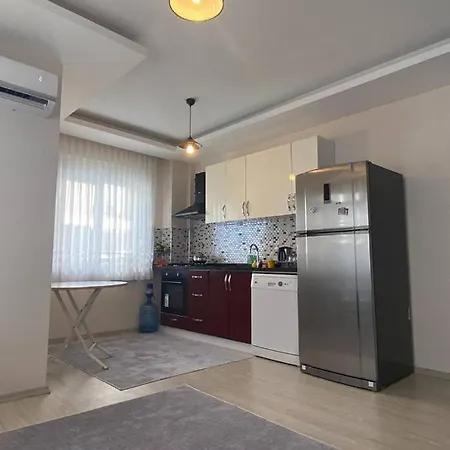 Уютна Квартира С Бассейном И Парковкой Apartman *